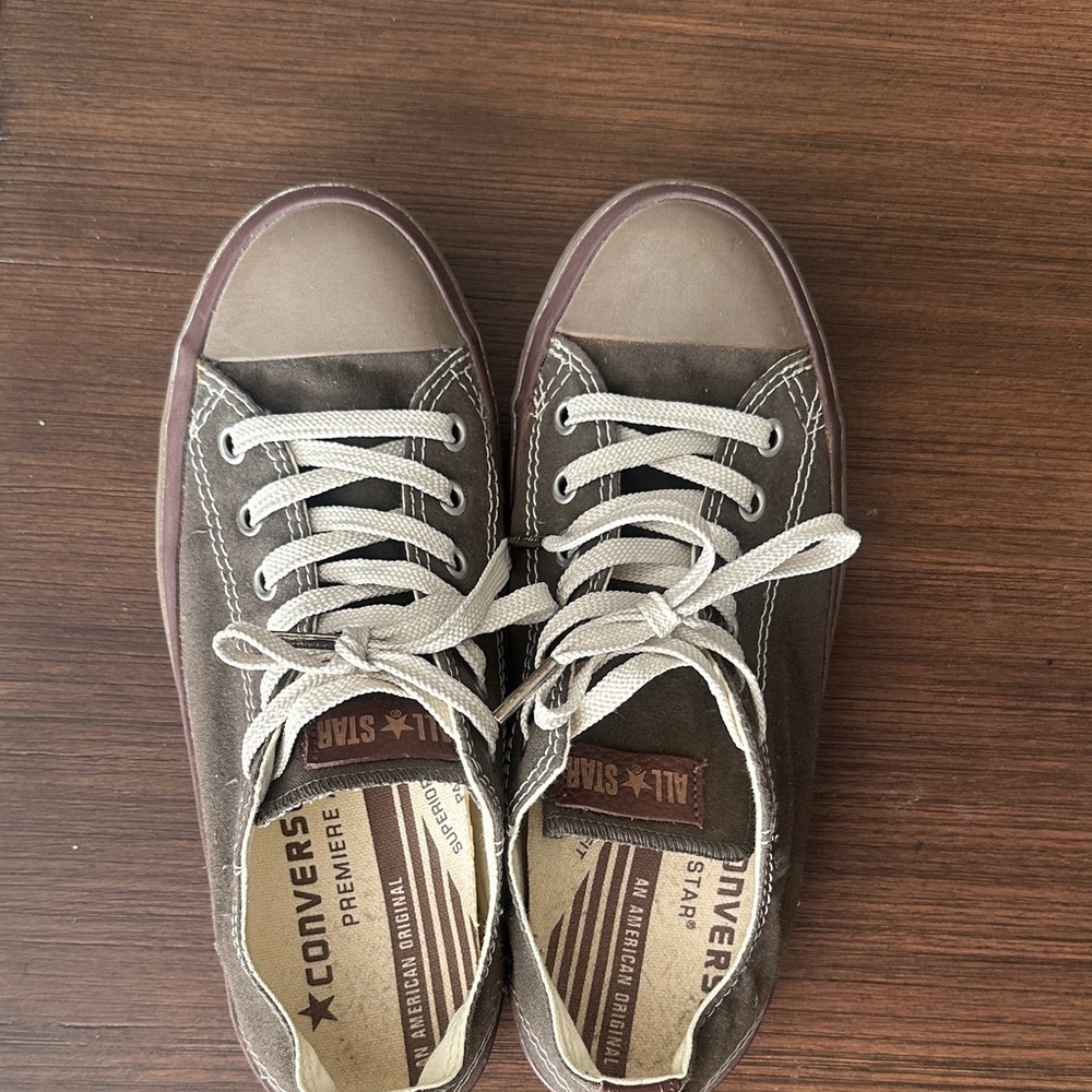 NEW Converse Olive Low-Top Sneakers - Men’s size 7/Women’s size 9